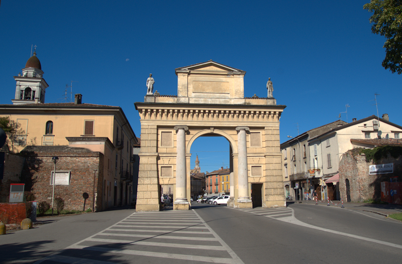Archivi:Porta-serio-2017.jpg